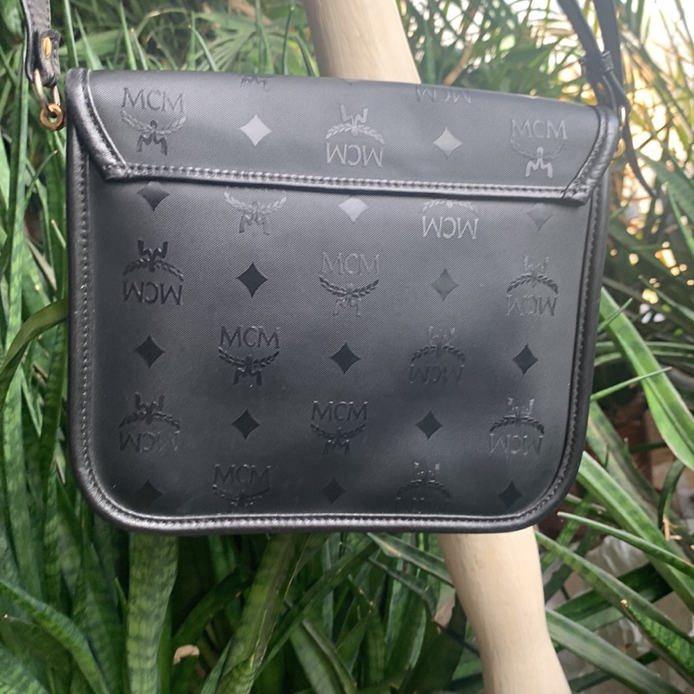 VINTAGE BLACK MCM CROSSBODY BAG: for nights out and stylish brunches! - Picture 4 of 9